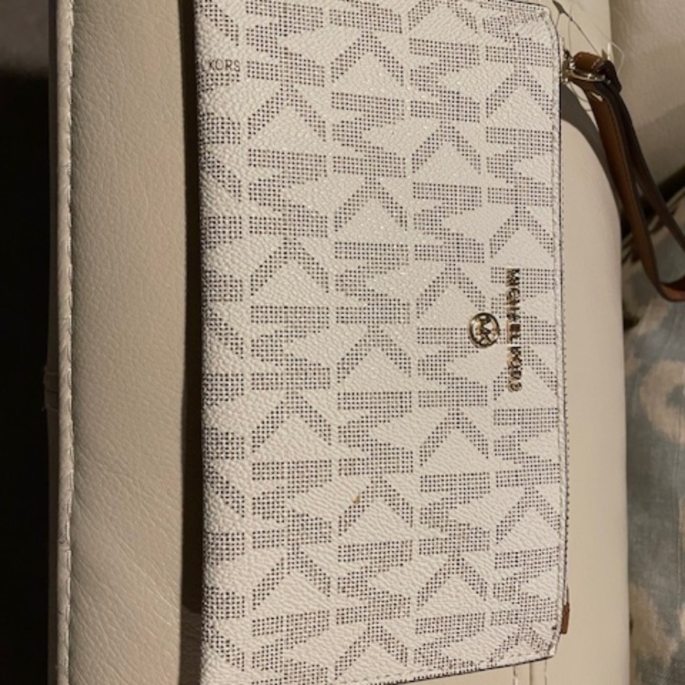Michael Kors Wristlet